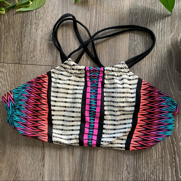 Xhilaration halter bikini top, geometric pattern, size M - Picture 2 of 5